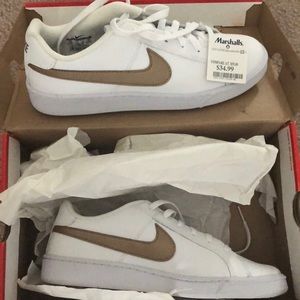 NWT Women’s Nike Court Royale sz10